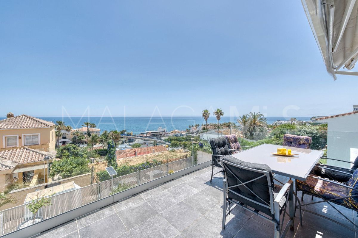 Villa for sale in Estepona