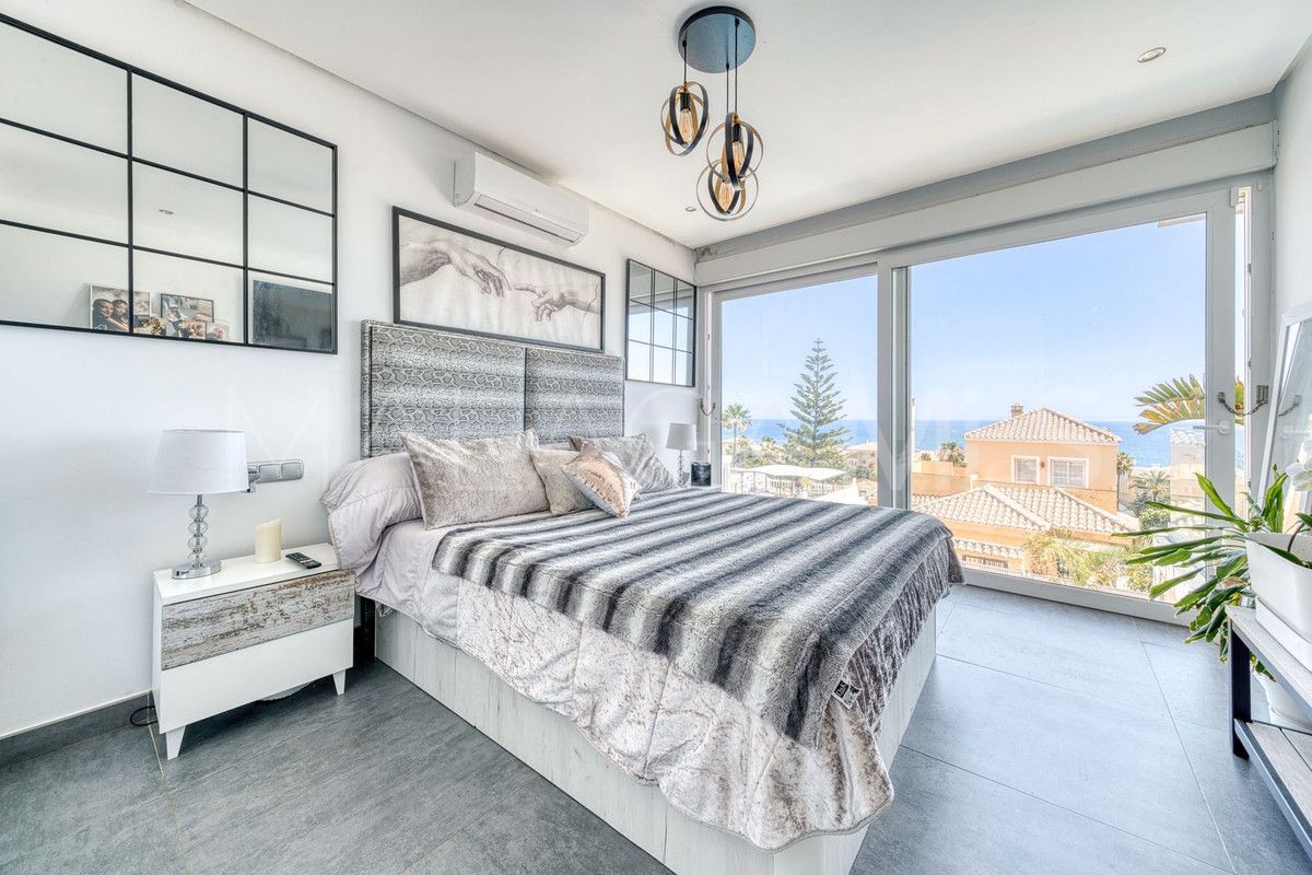 Villa for sale in Estepona