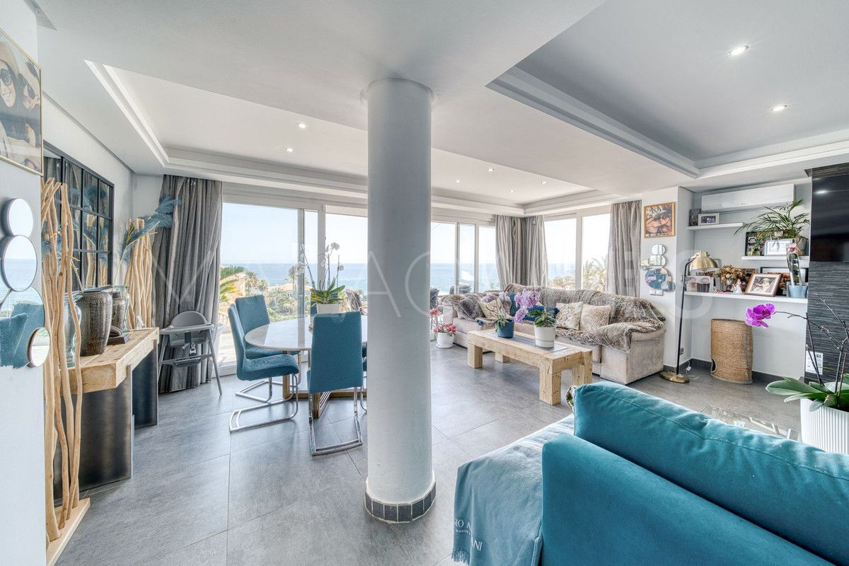 Villa for sale in Estepona