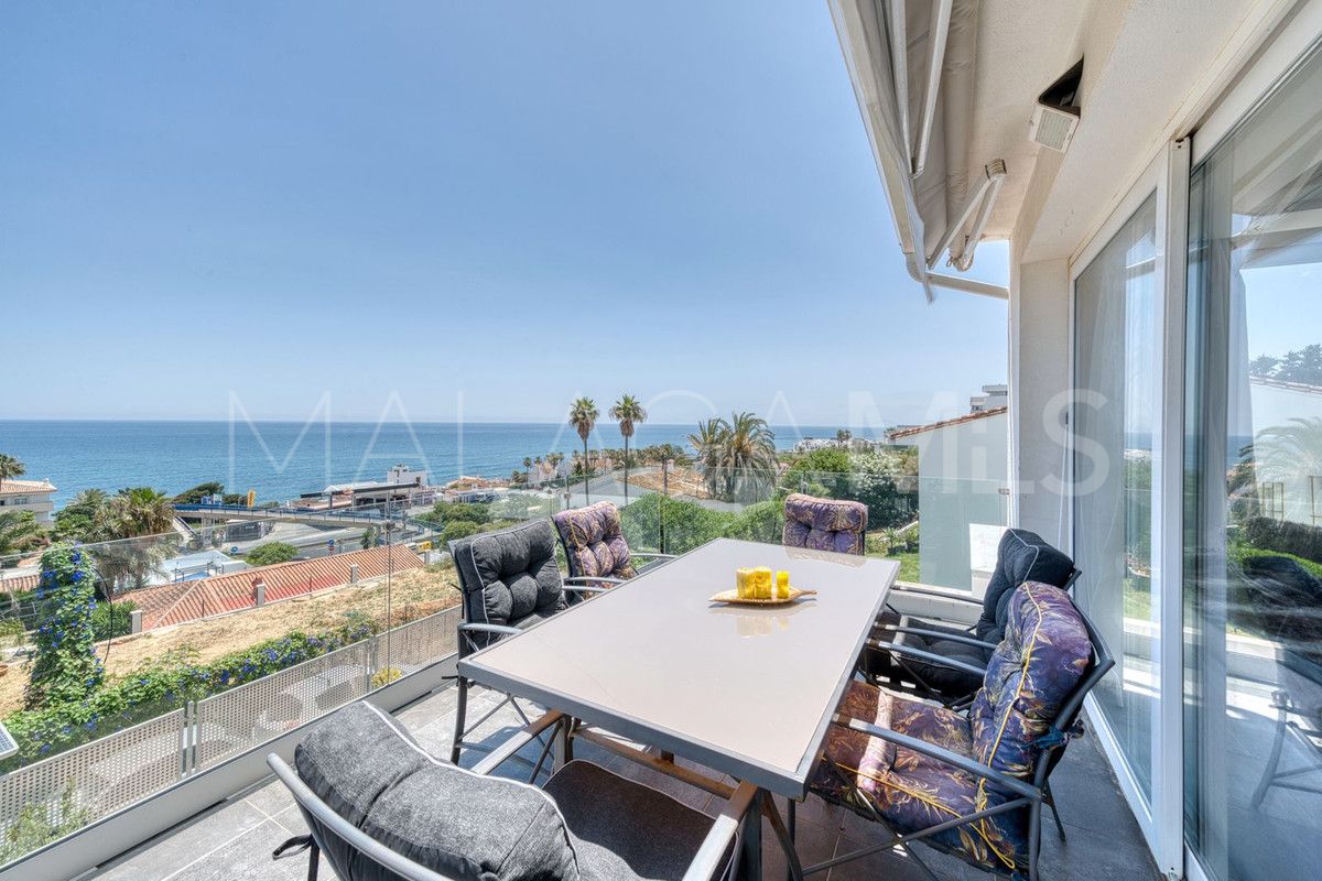 Villa for sale in Estepona