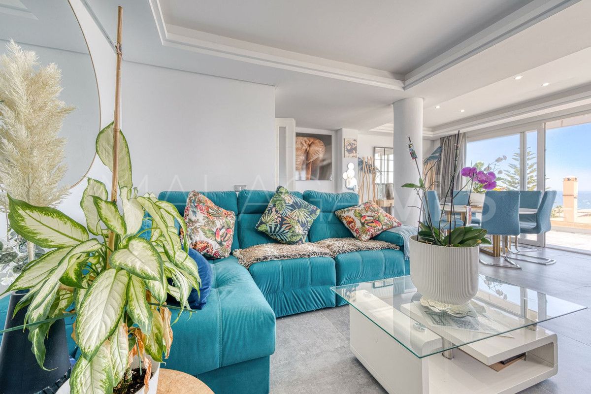 Villa for sale in Estepona