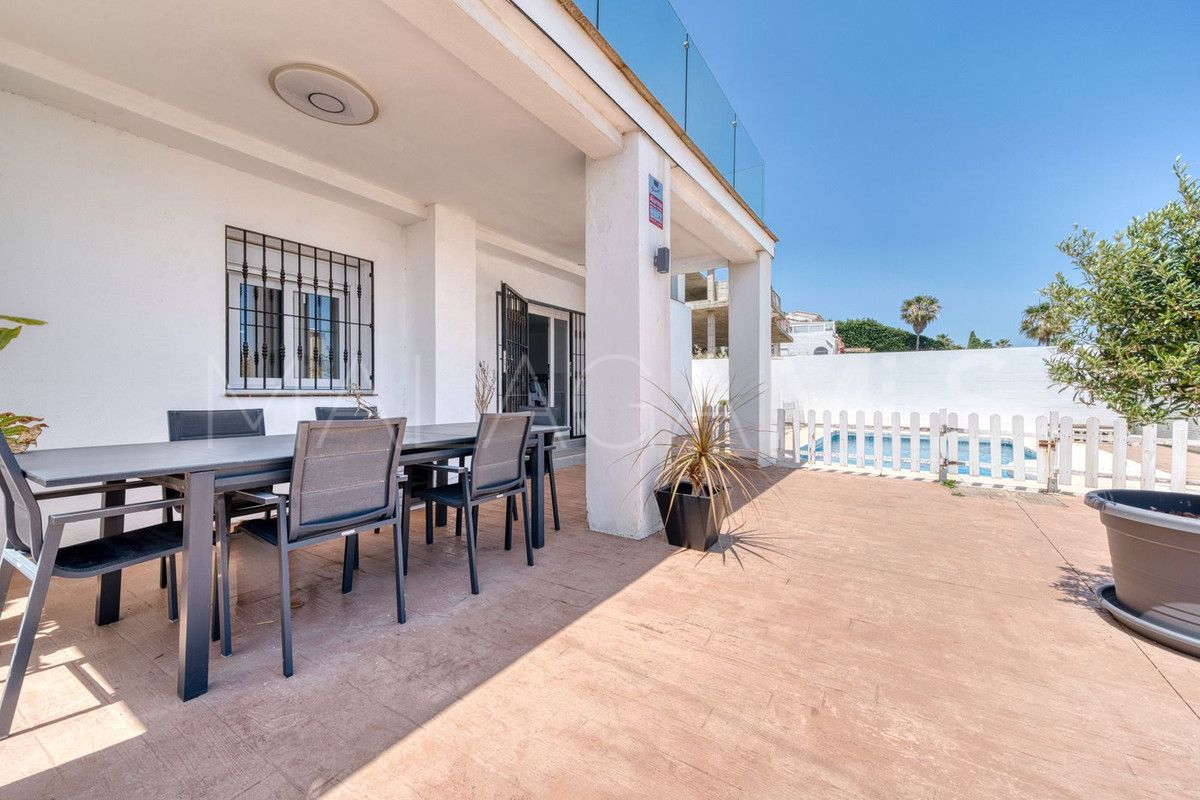 Villa for sale in Estepona