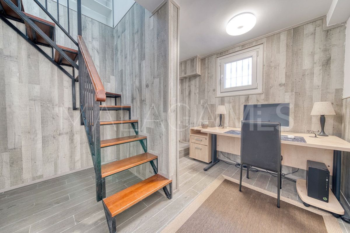 Villa for sale in Estepona