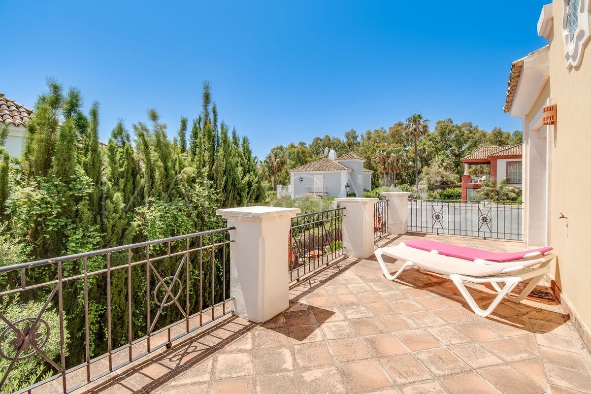 Villa for sale in La Duquesa
