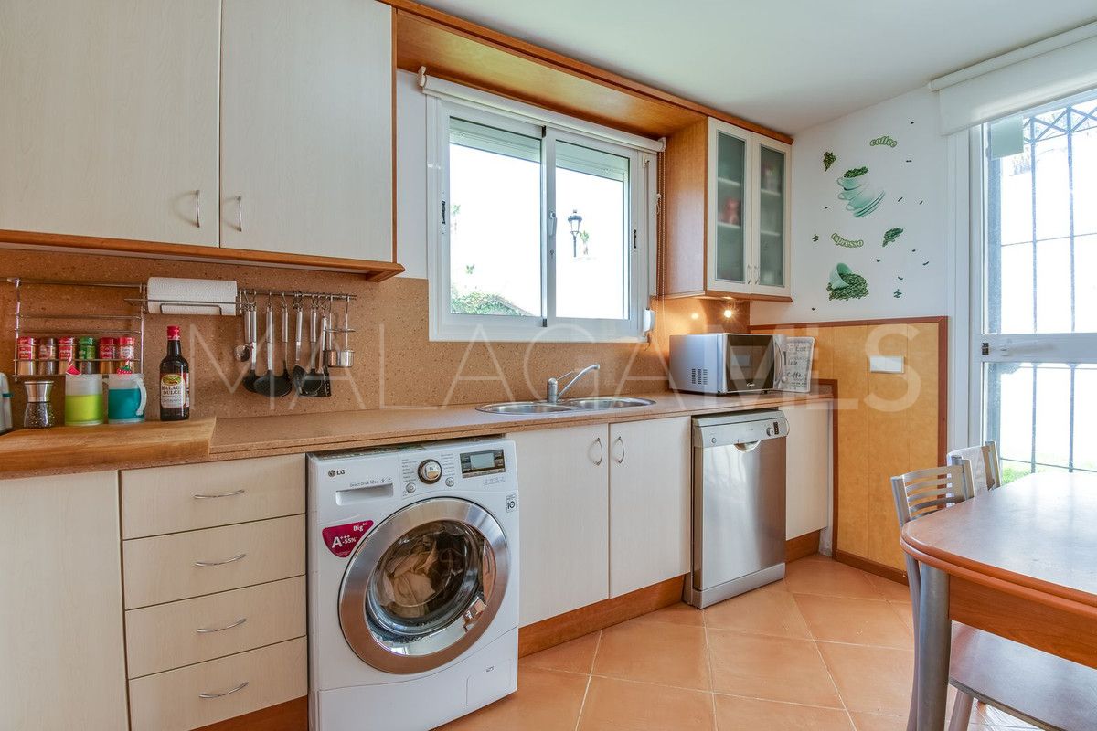 Villa for sale in La Duquesa