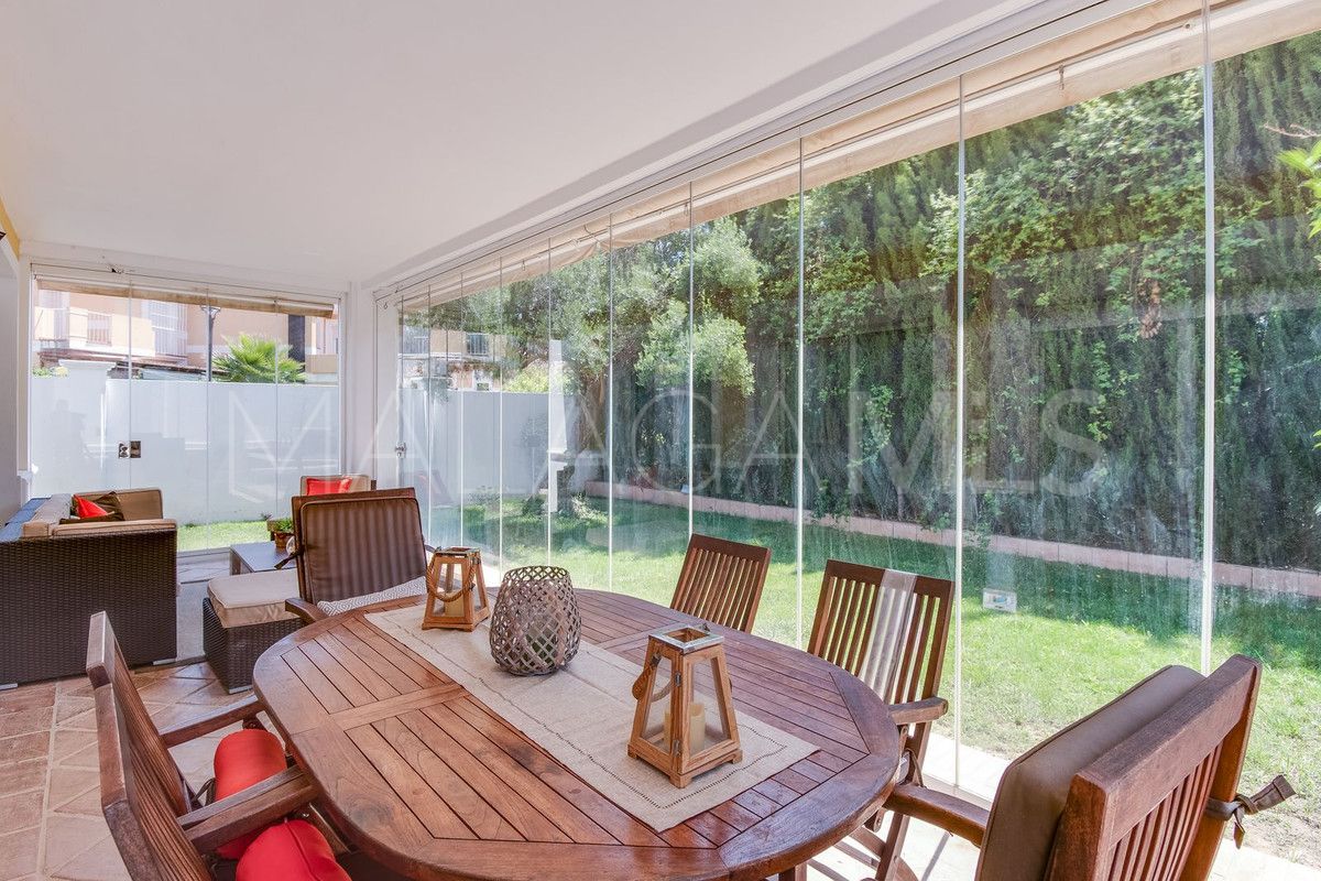 Villa for sale in La Duquesa