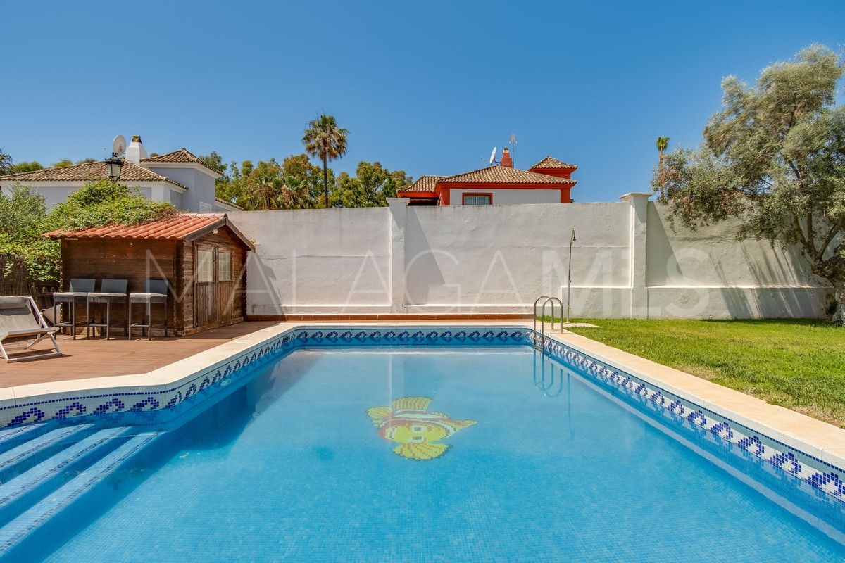 Villa for sale in La Duquesa