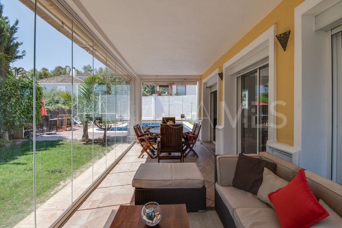 Villa for sale in La Duquesa