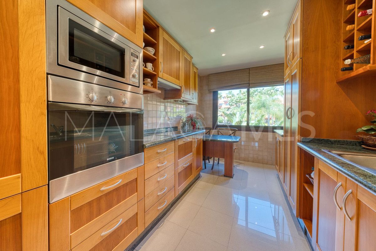 Wohnung for sale in Marbella - Puerto Banus