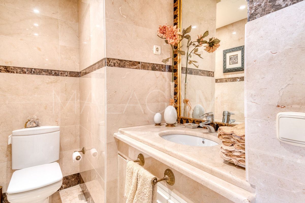 Wohnung for sale in Marbella - Puerto Banus