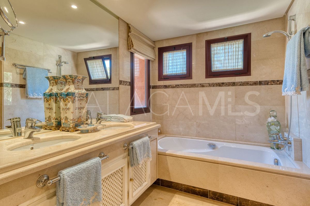 Wohnung for sale in Marbella - Puerto Banus