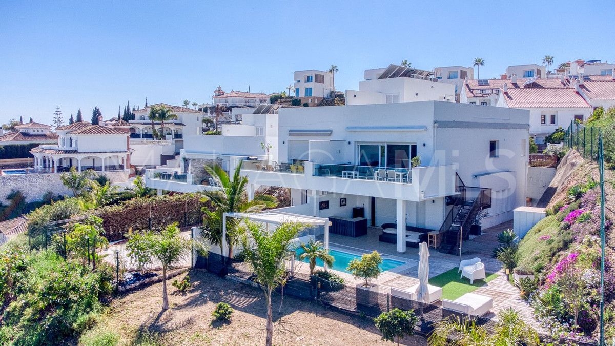 Villa for sale in Riviera del Sol with 3 bedrooms
