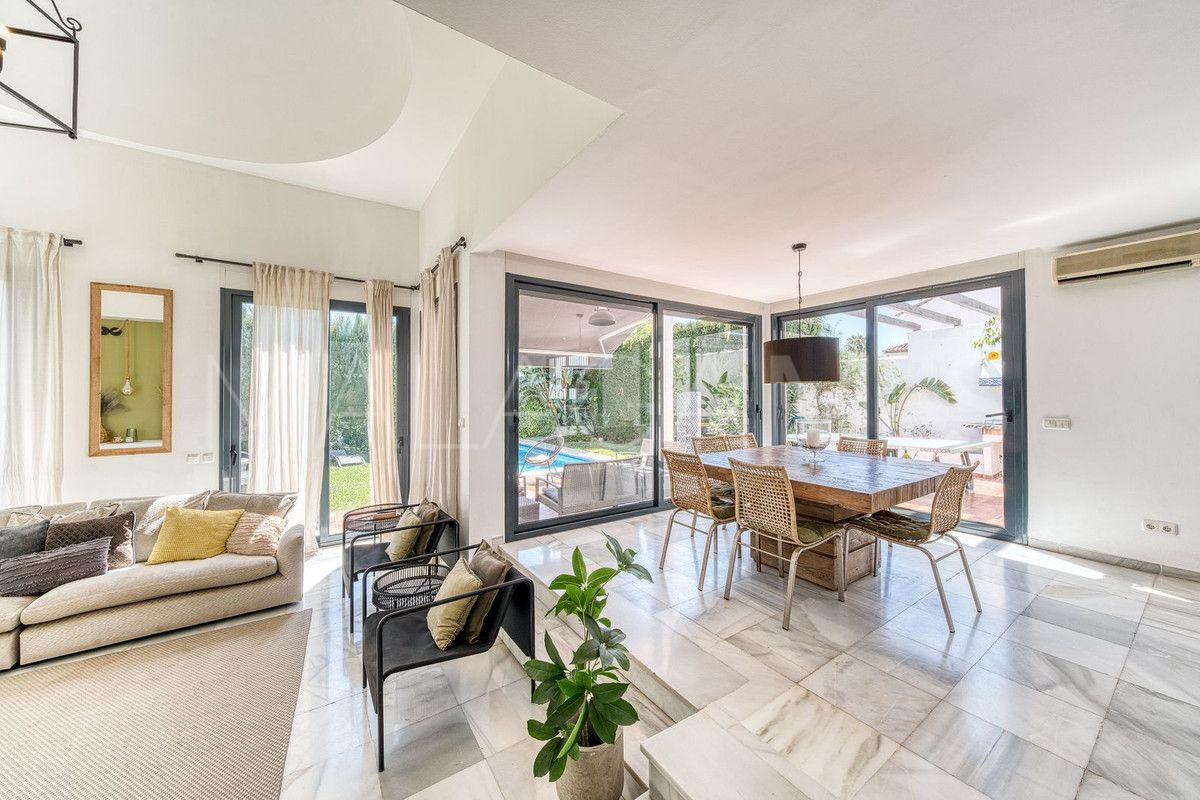 Se vende villa in Nueva Andalucia de 6 bedrooms