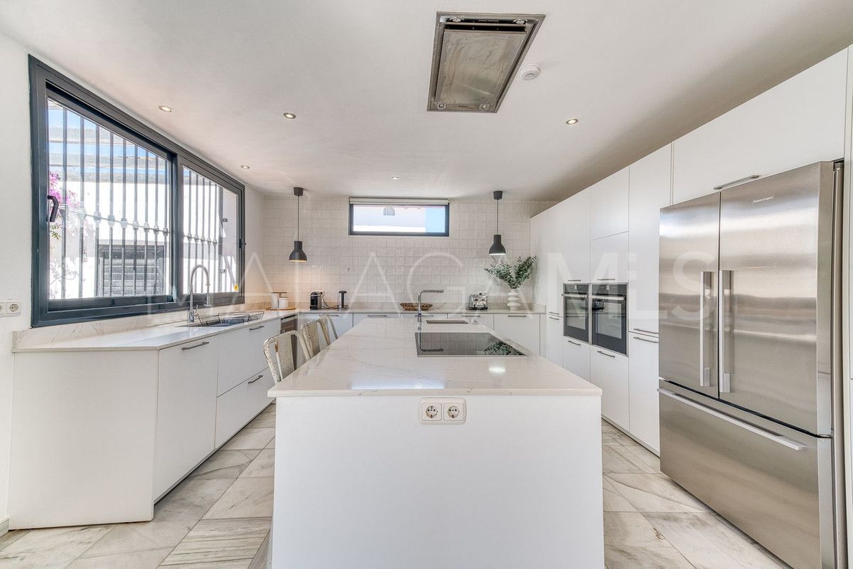 Se vende villa in Nueva Andalucia de 6 bedrooms