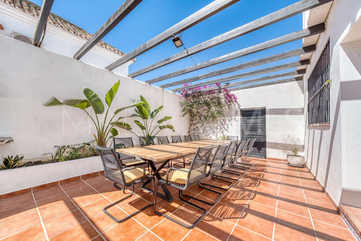 Se vende villa in Nueva Andalucia de 6 bedrooms
