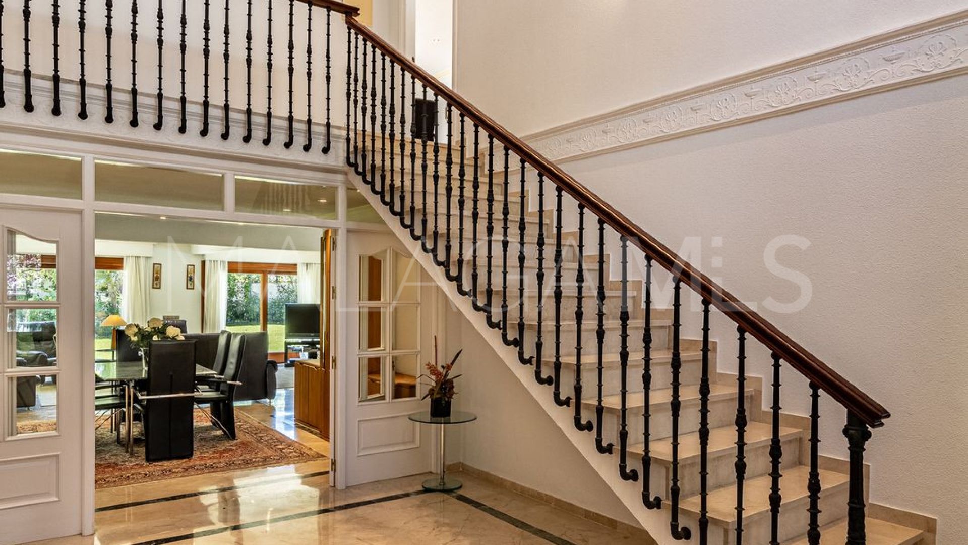 Se vende villa de 5 bedrooms in New Golden Mile