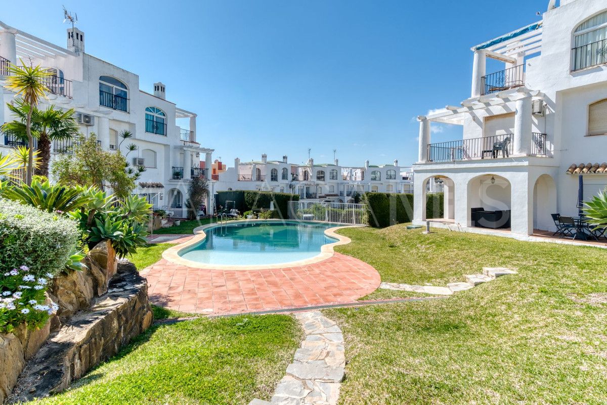 Radhus for sale in La Duquesa