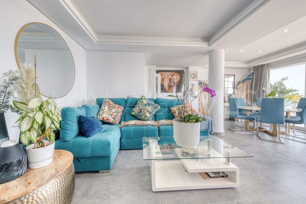 Villa for sale in Estepona