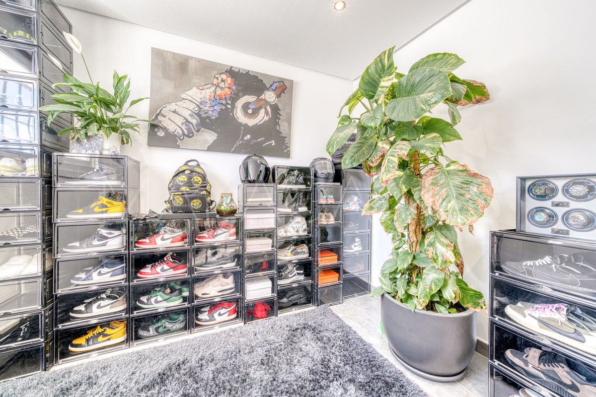 Villa for sale in Estepona