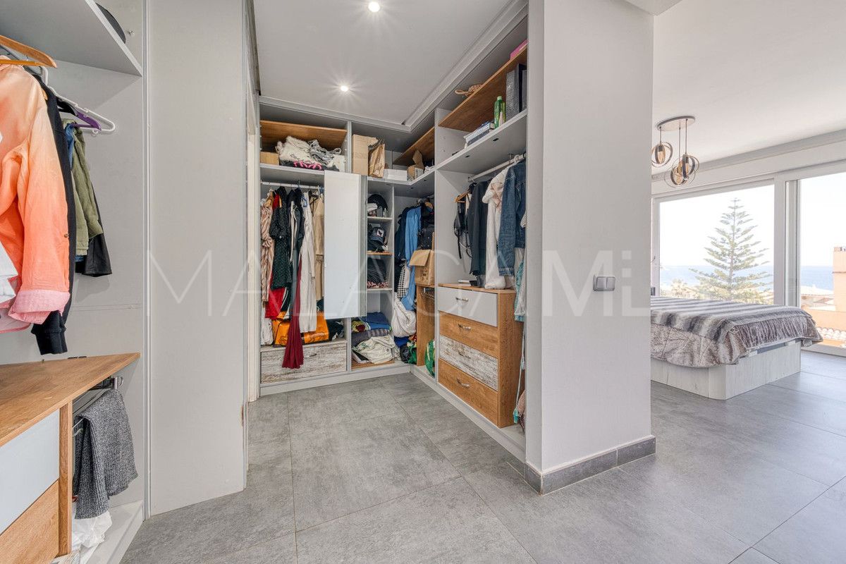 Villa for sale in Estepona