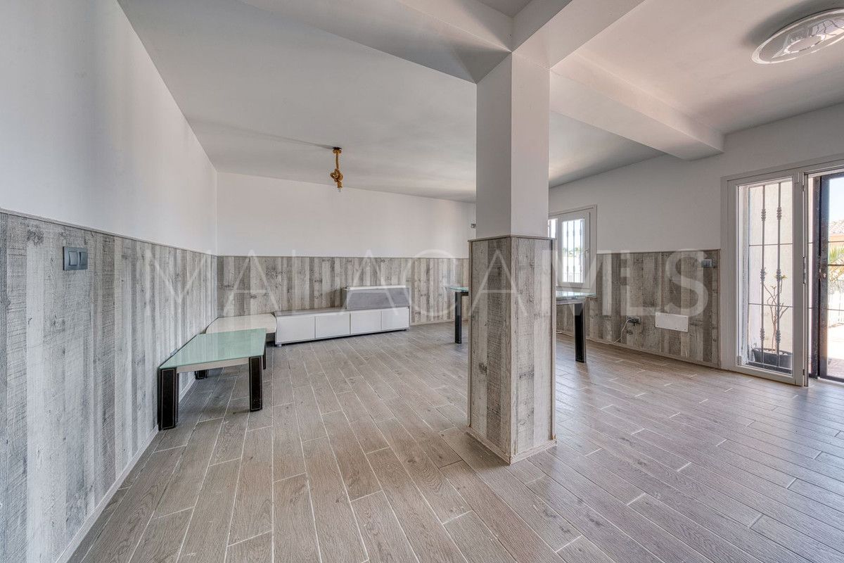 Villa for sale in Estepona