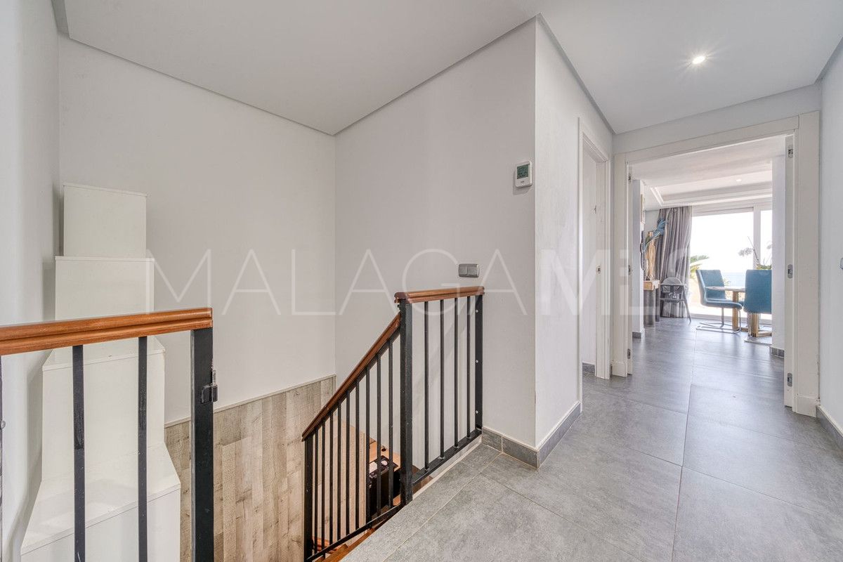 Villa for sale in Estepona