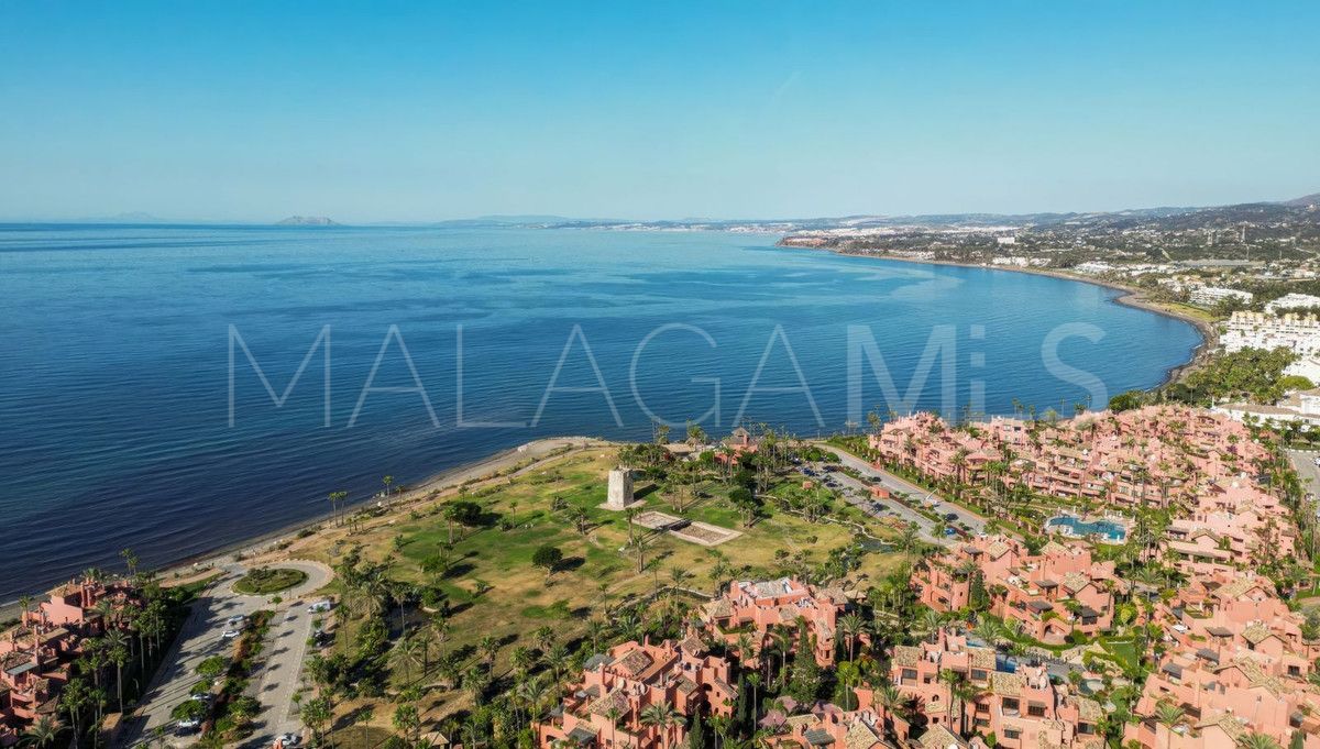 For sale ground floor apartment in Estepona