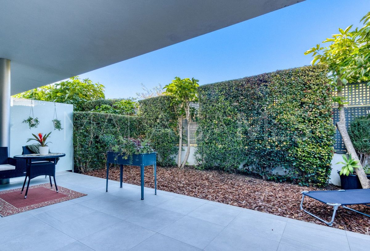 For sale ground floor apartment in Estepona