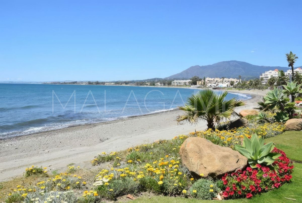 For sale ground floor apartment in Estepona