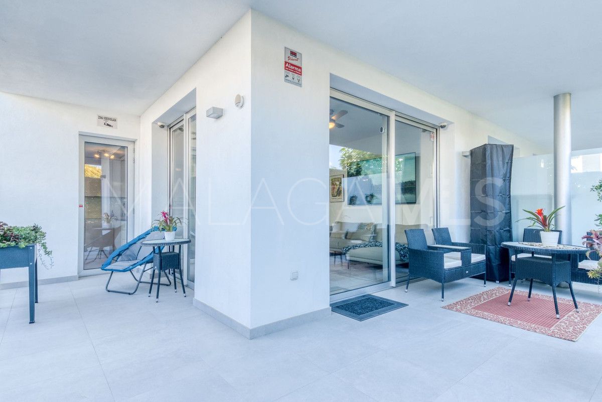 For sale ground floor apartment in Estepona