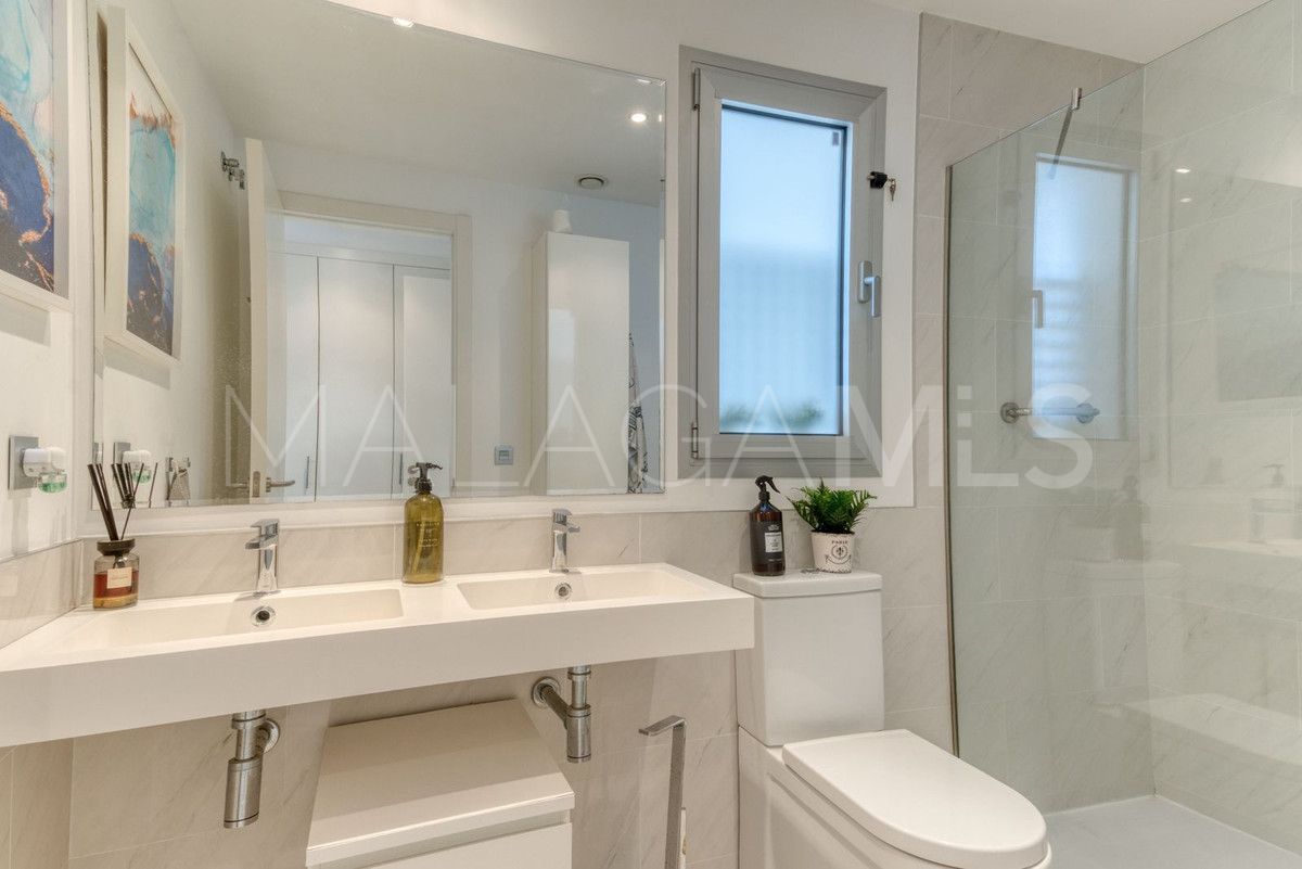 For sale ground floor apartment in Estepona