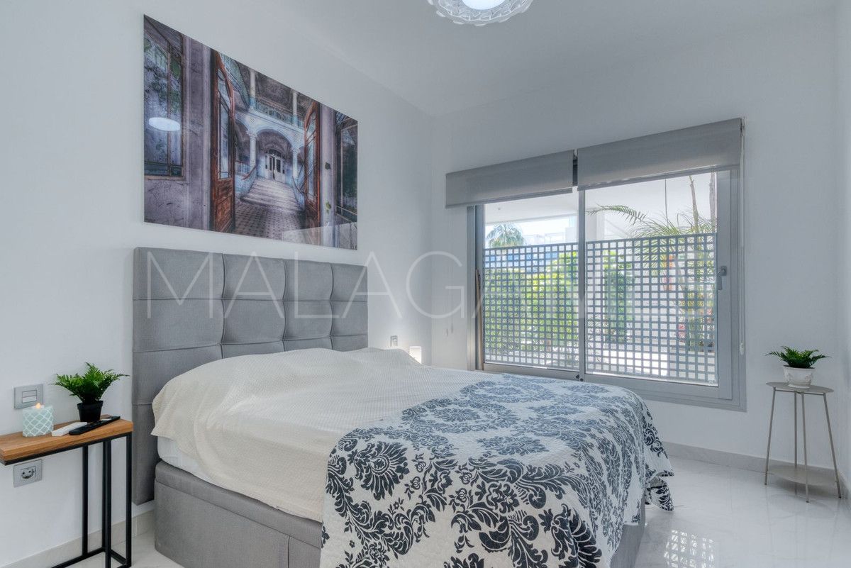 For sale ground floor apartment in Estepona