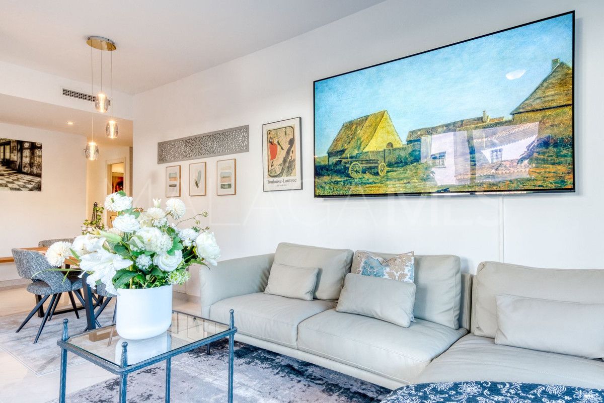 For sale ground floor apartment in Estepona