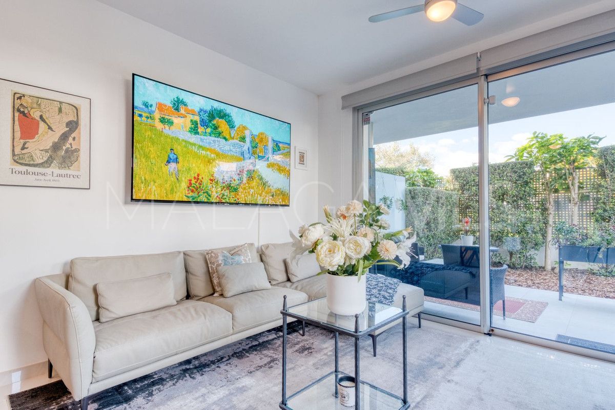 For sale ground floor apartment in Estepona