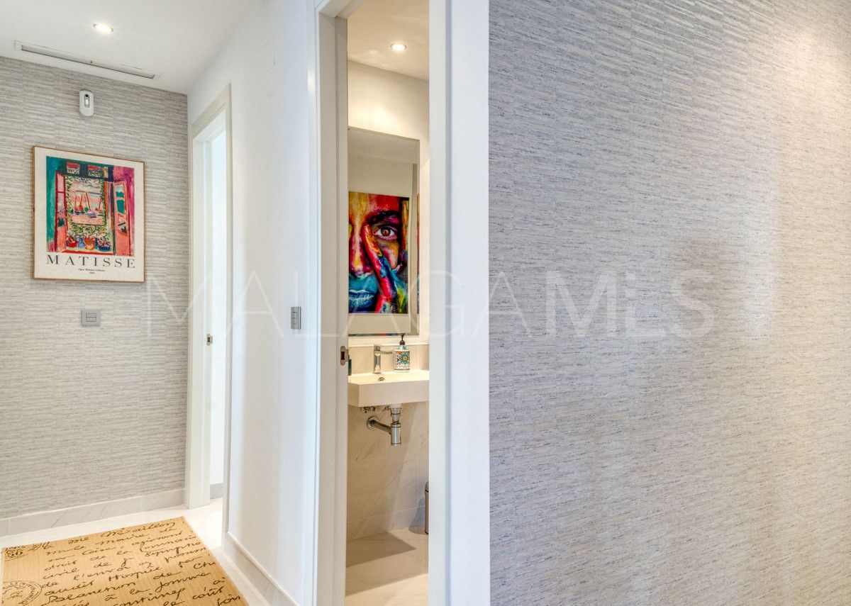 For sale ground floor apartment in Estepona