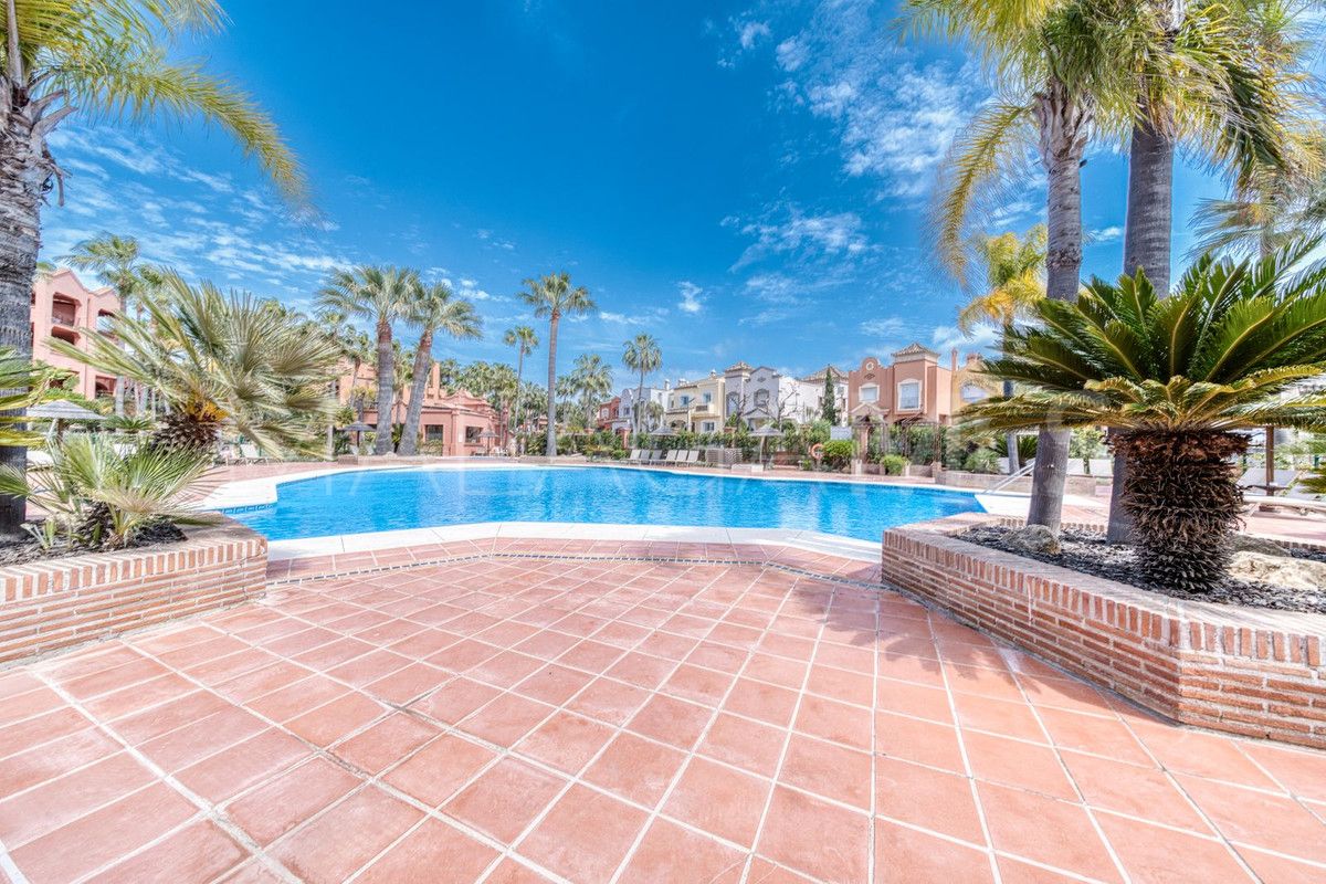 2 bedrooms apartment in Marbella - Puerto Banus for sale