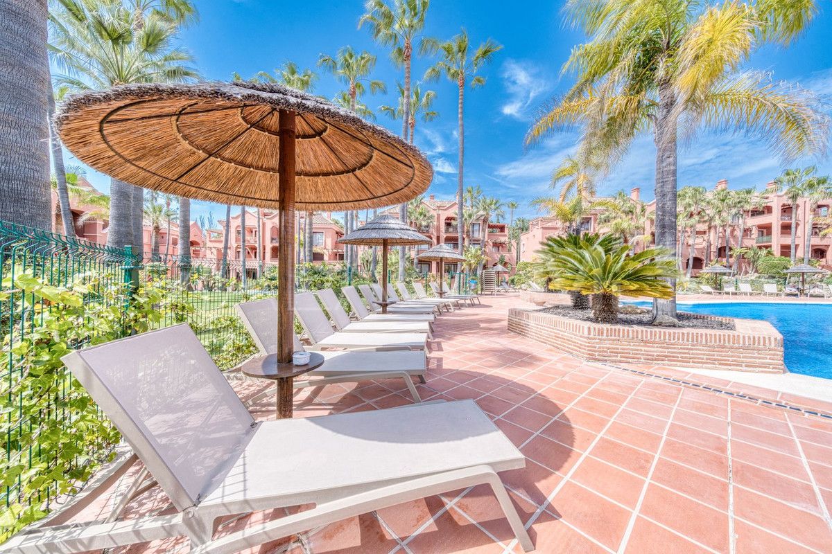 2 bedrooms apartment in Marbella - Puerto Banus for sale