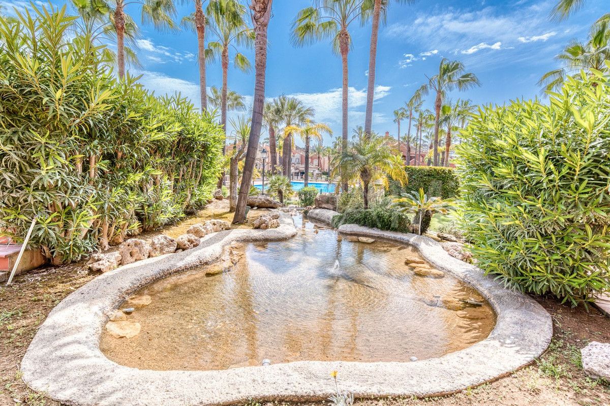 2 bedrooms apartment in Marbella - Puerto Banus for sale