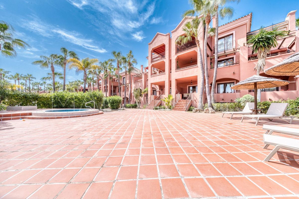 2 bedrooms apartment in Marbella - Puerto Banus for sale