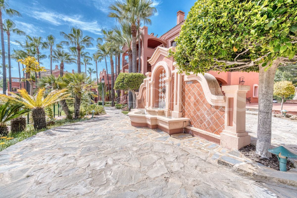 2 bedrooms apartment in Marbella - Puerto Banus for sale