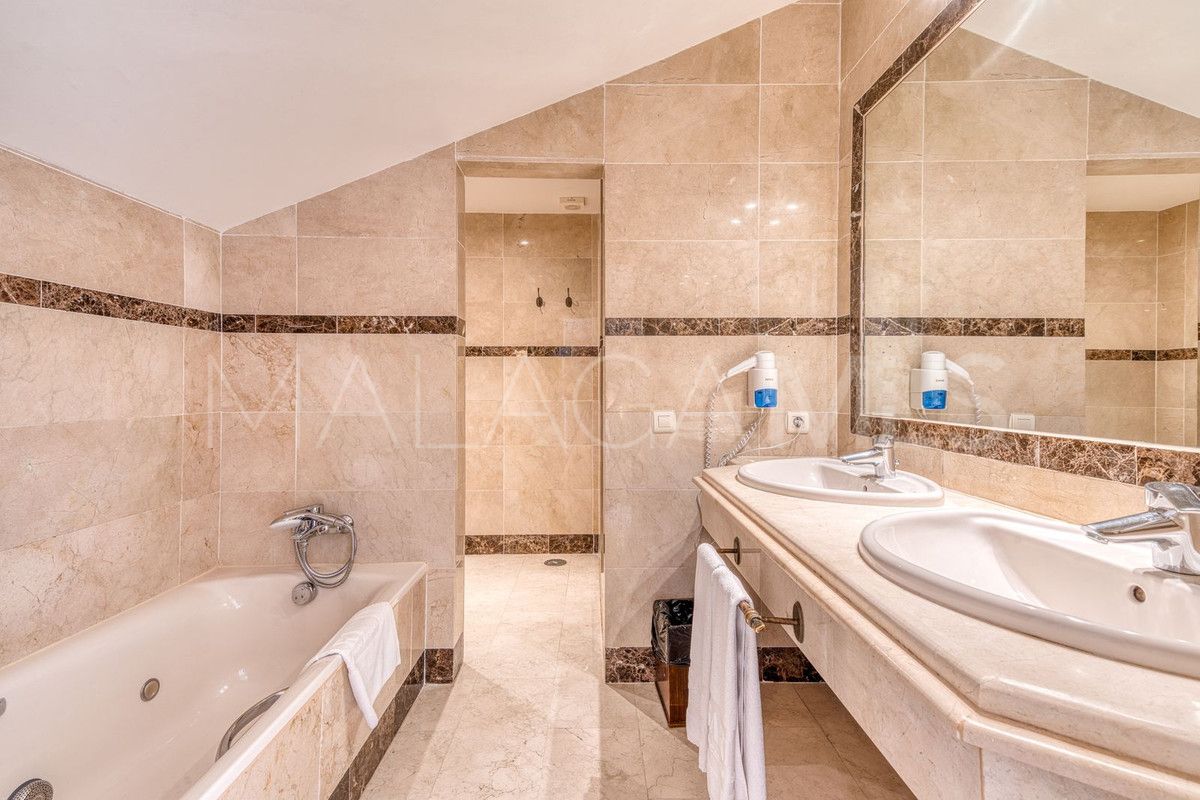 2 bedrooms apartment in Marbella - Puerto Banus for sale