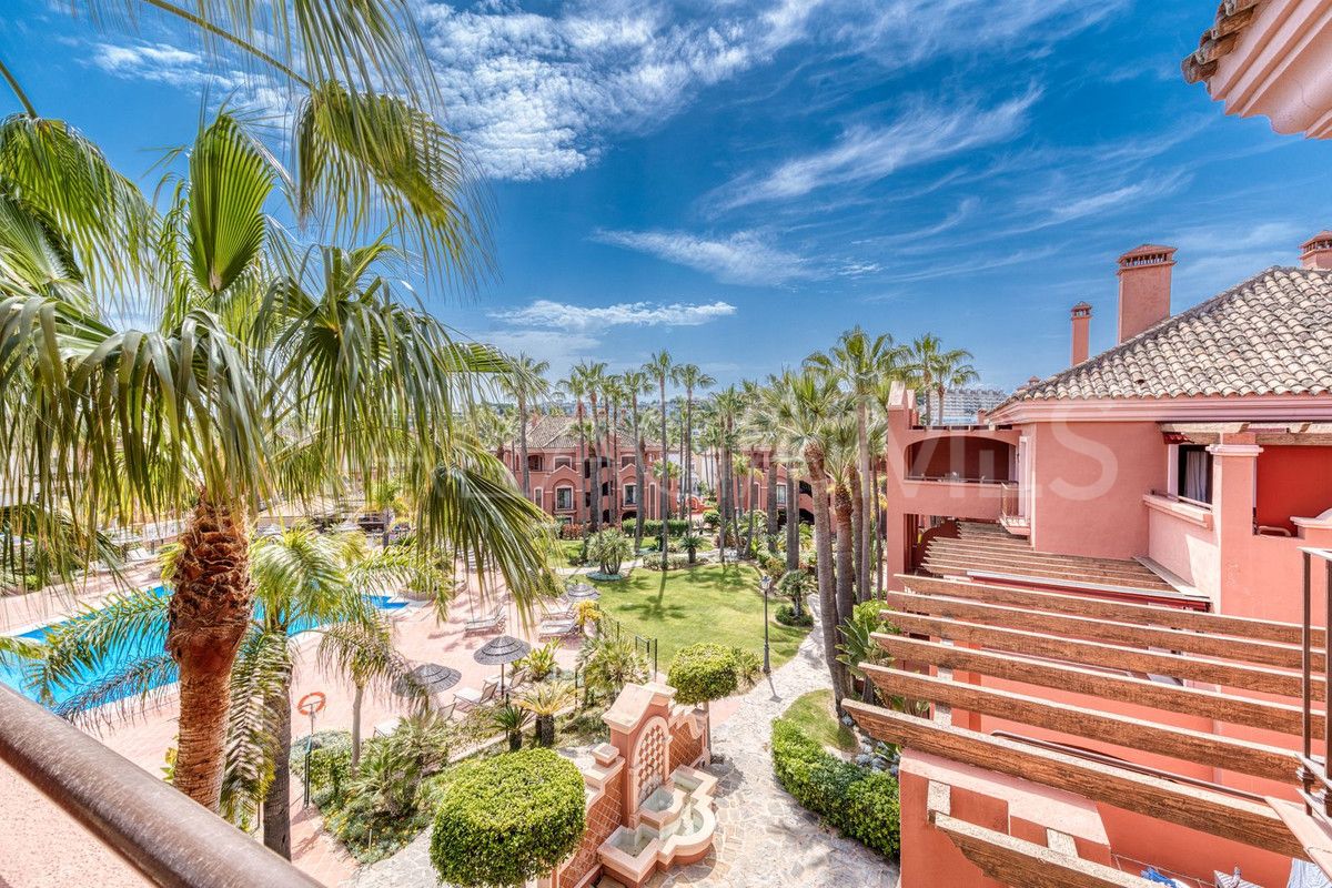 2 bedrooms apartment in Marbella - Puerto Banus for sale