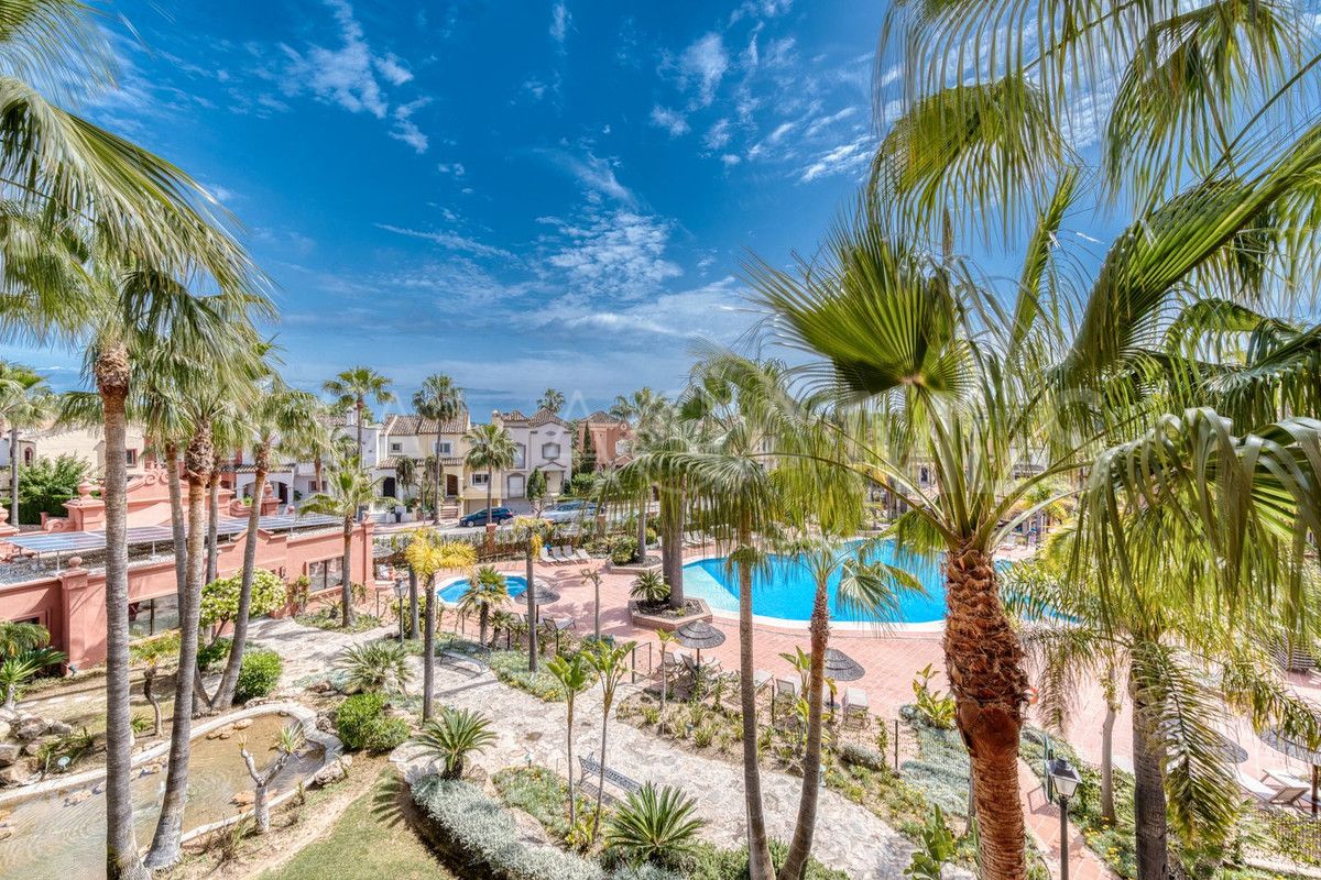 2 bedrooms apartment in Marbella - Puerto Banus for sale