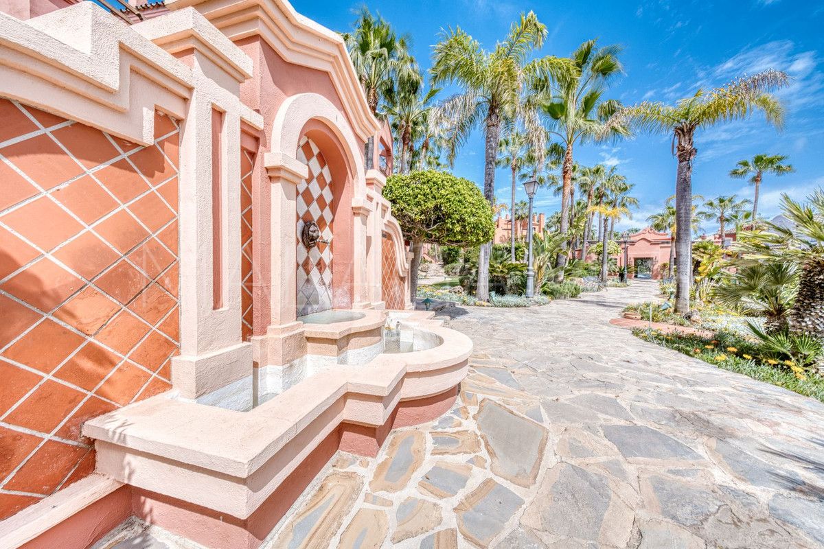 2 bedrooms apartment in Marbella - Puerto Banus for sale