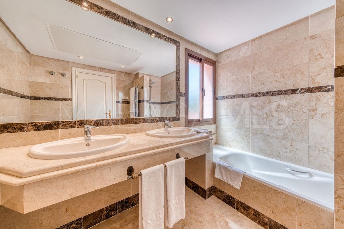 2 bedrooms apartment in Marbella - Puerto Banus for sale