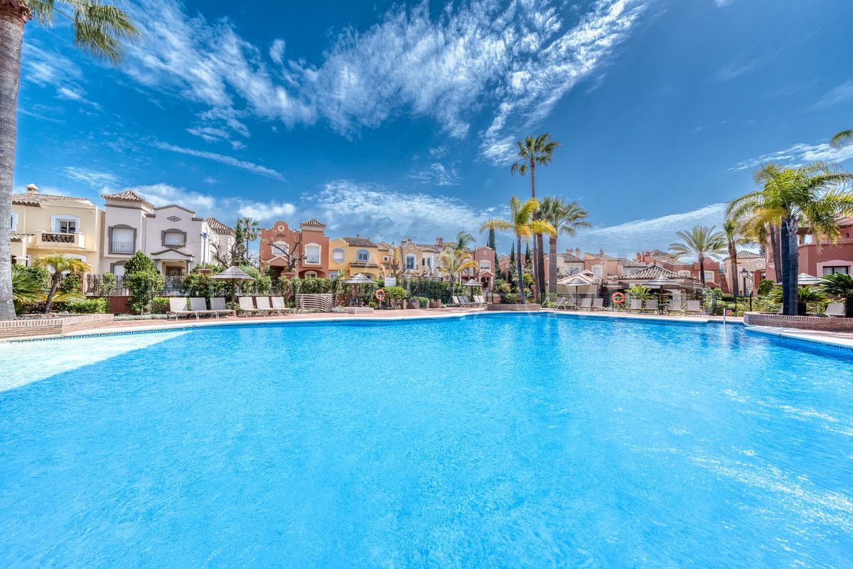 2 bedrooms apartment in Marbella - Puerto Banus for sale