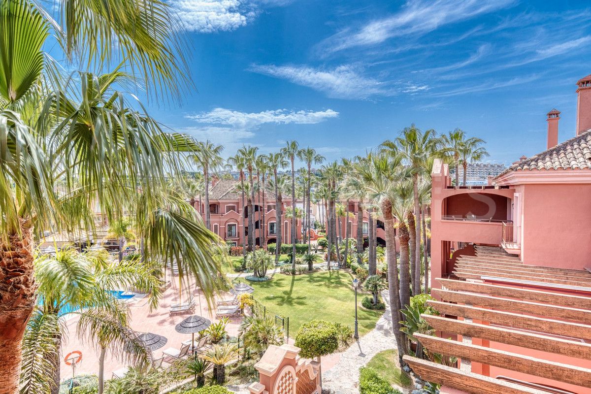 2 bedrooms apartment in Marbella - Puerto Banus for sale
