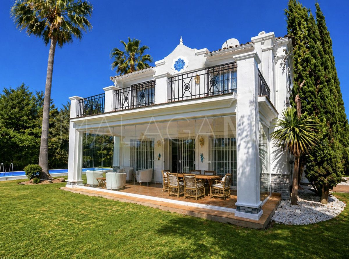 For sale villa in La Duquesa