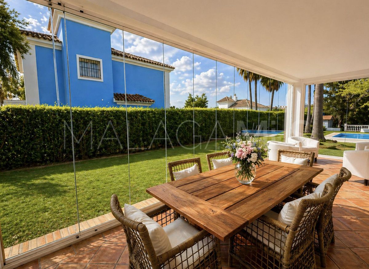 For sale villa in La Duquesa