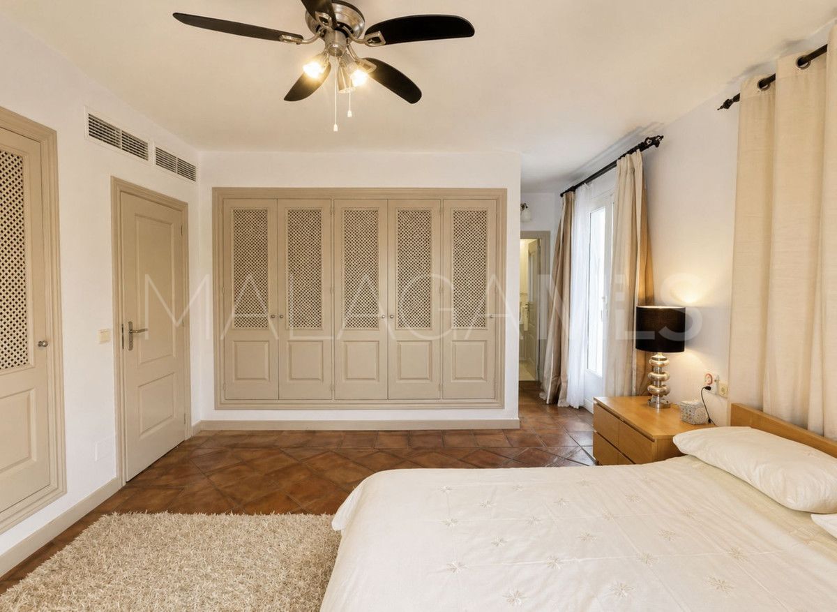 For sale villa in La Duquesa